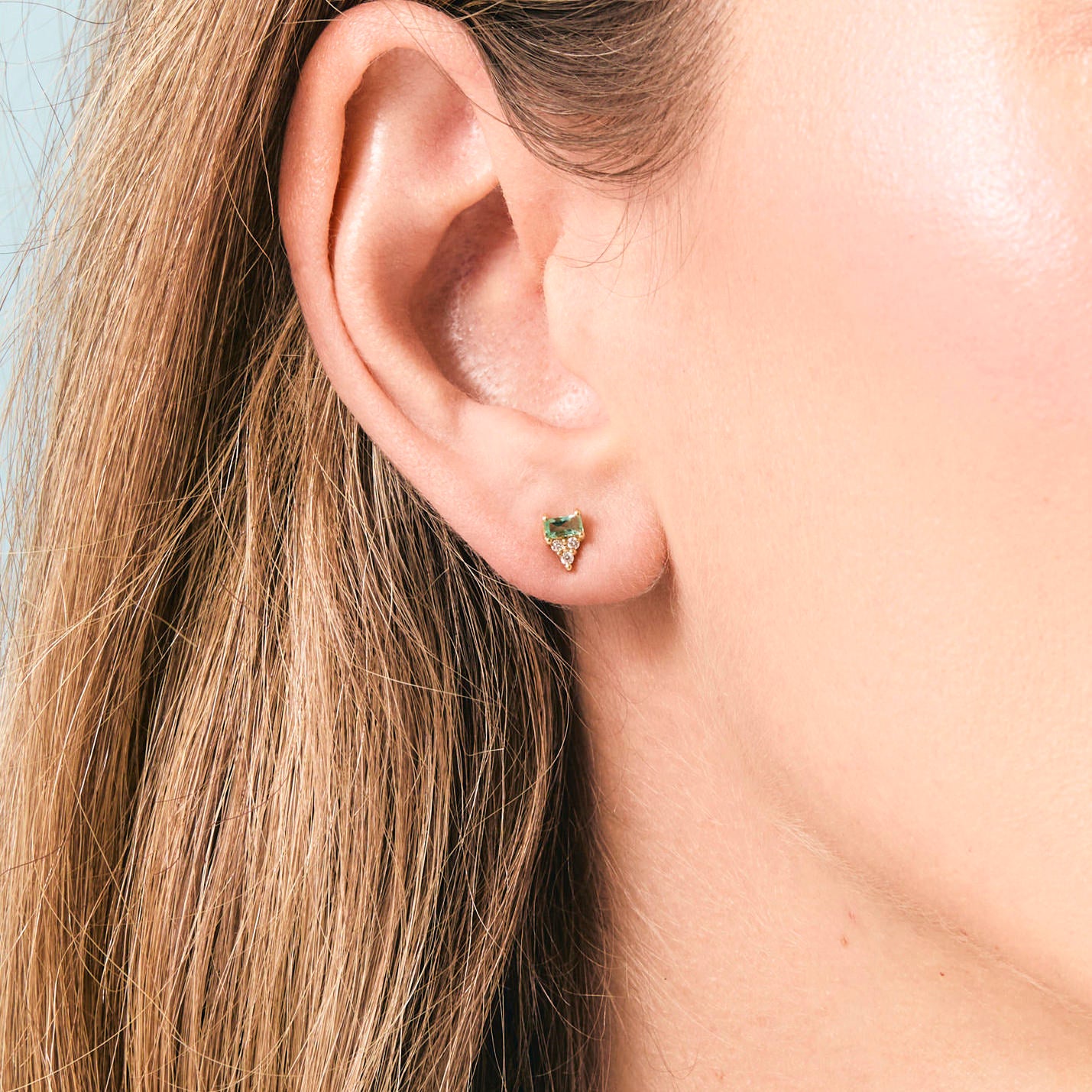 Baguette 18K Arrow Stud