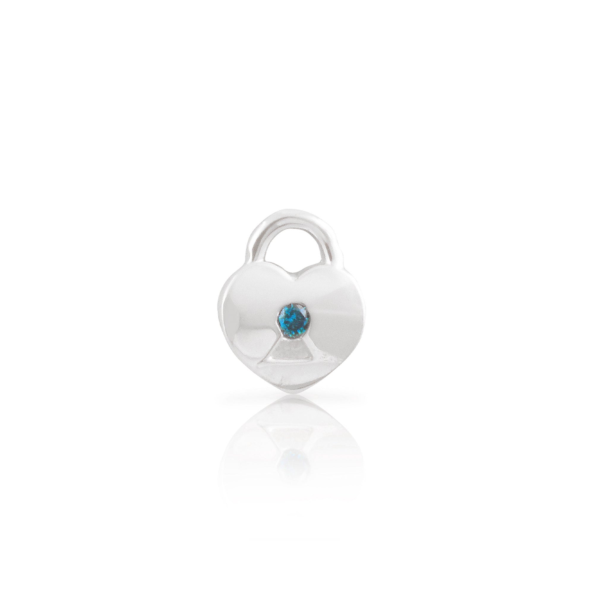 Arete con candado en forma de corazón de diamantes de 14 quilates