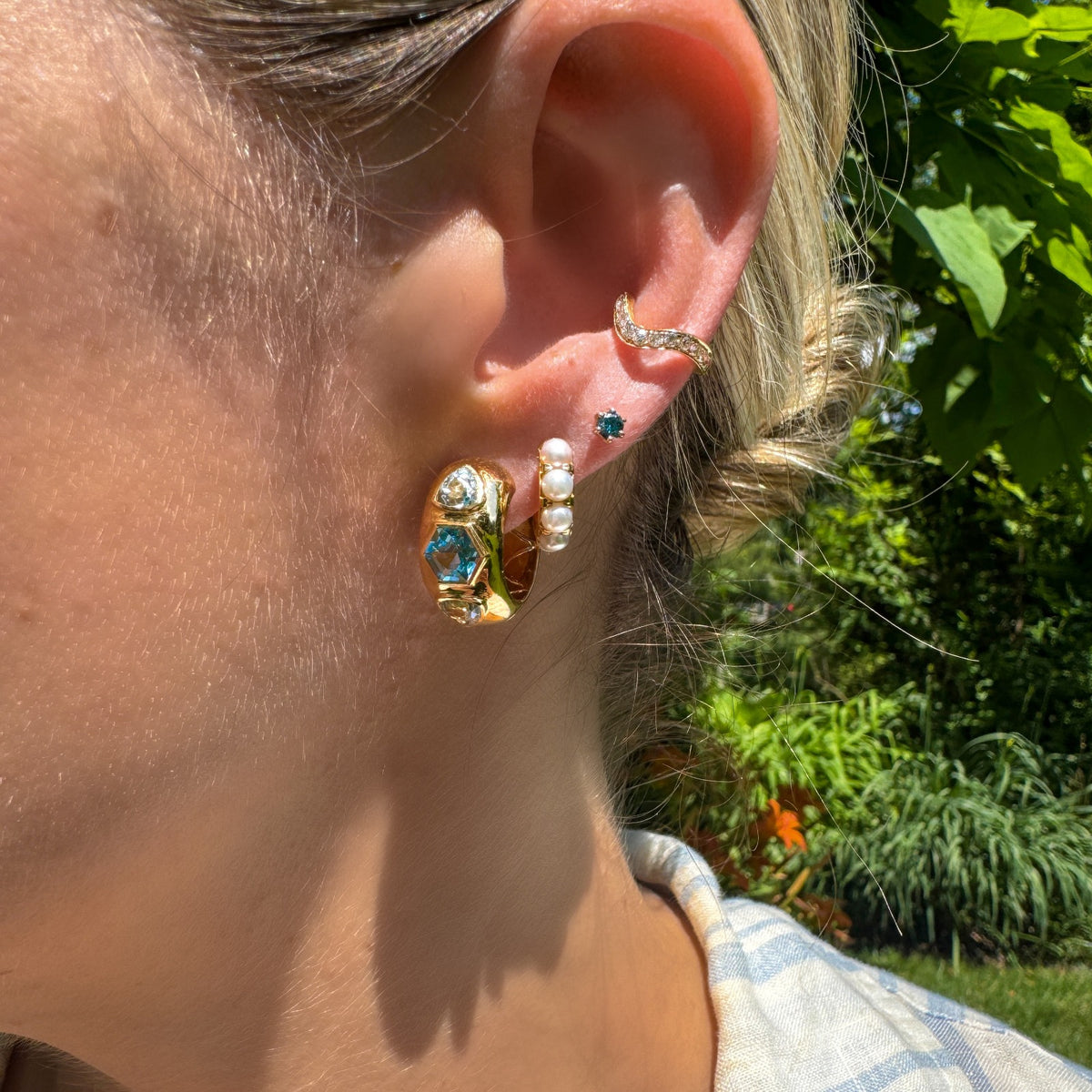 Gemstone 18K Ripple Ear Cuff