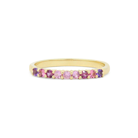 Anillo apilable en relieve de 14 quilates con piedras preciosas