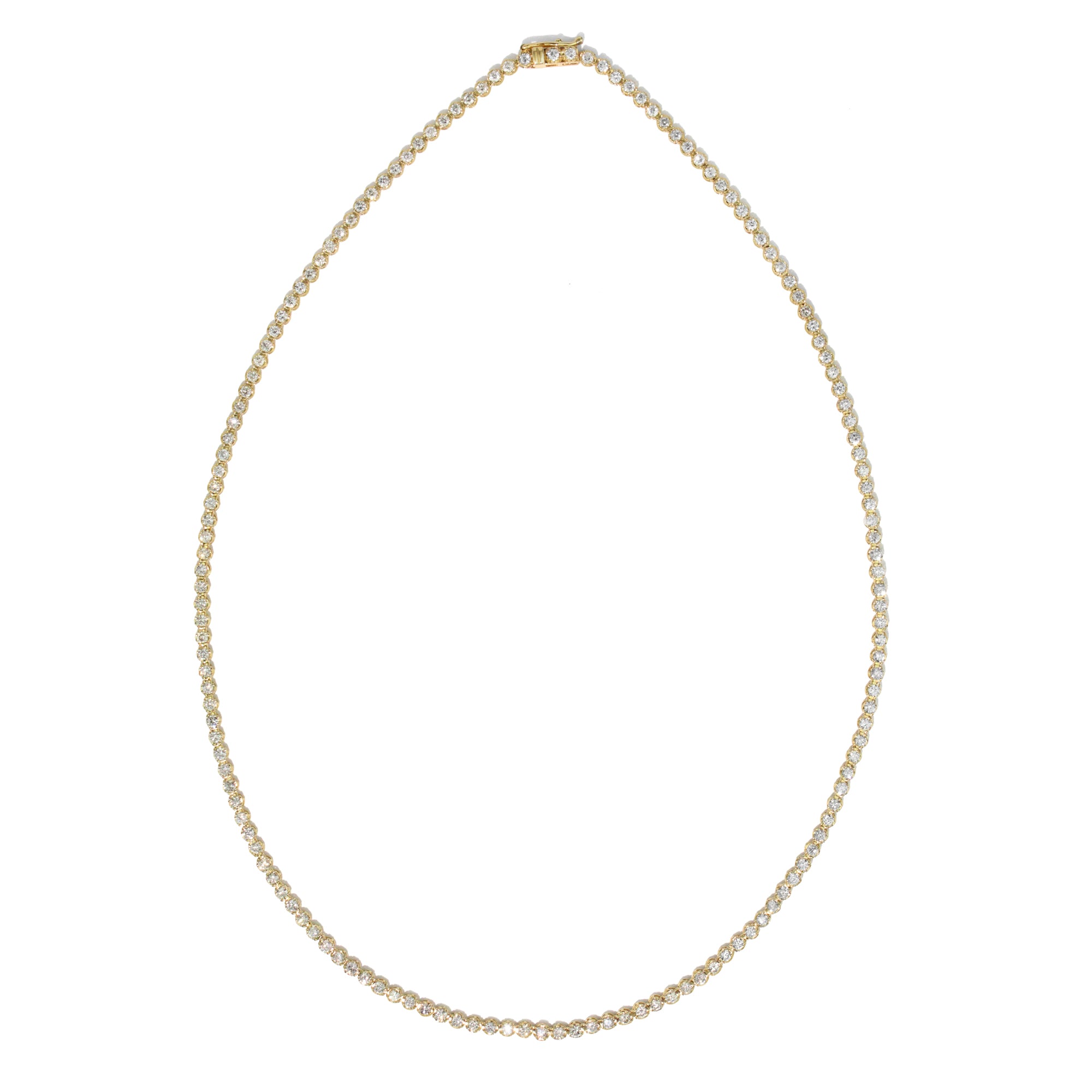 Collar de tenis clásico con diamantes de 18 quilates