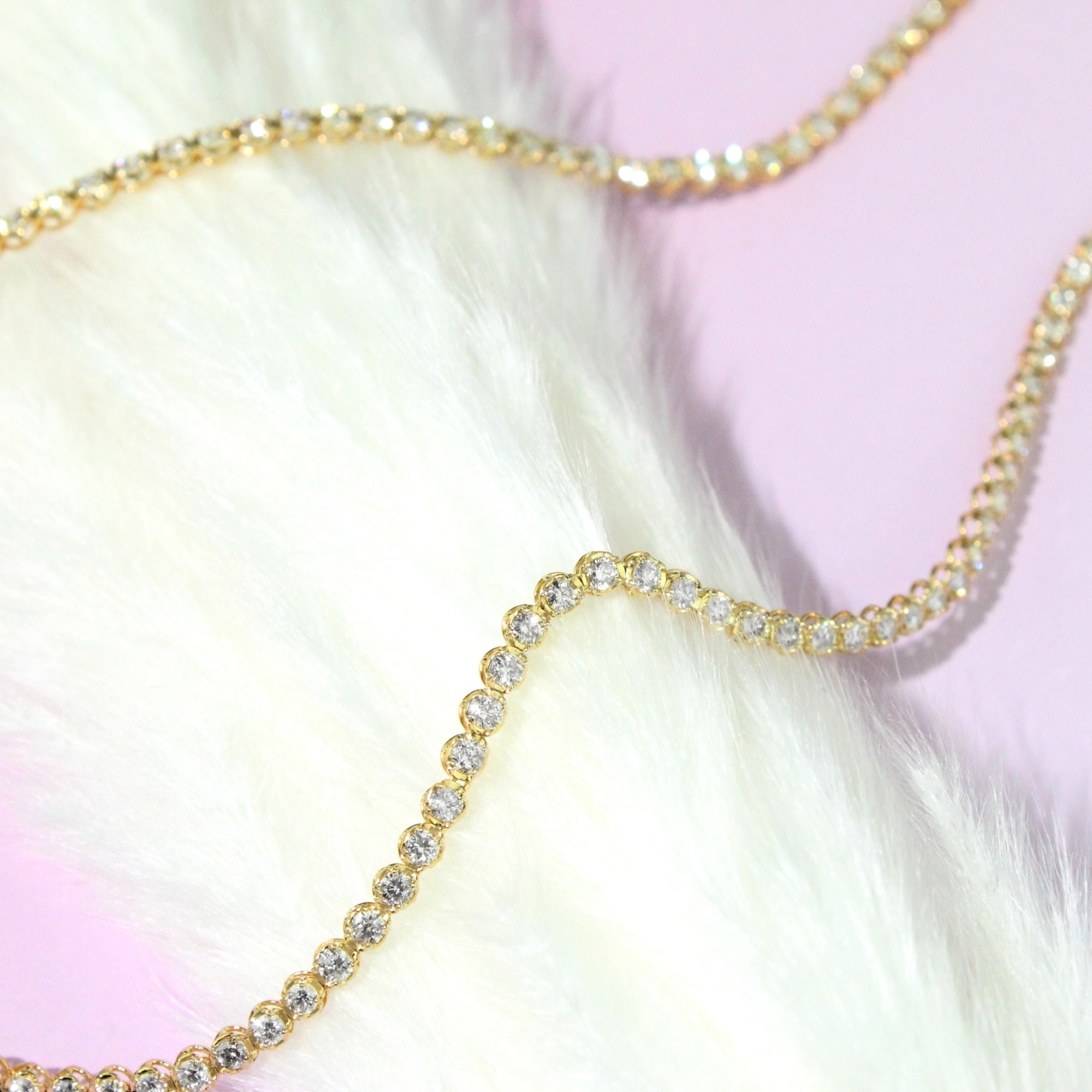 Collar de tenis clásico con diamantes de 18 quilates