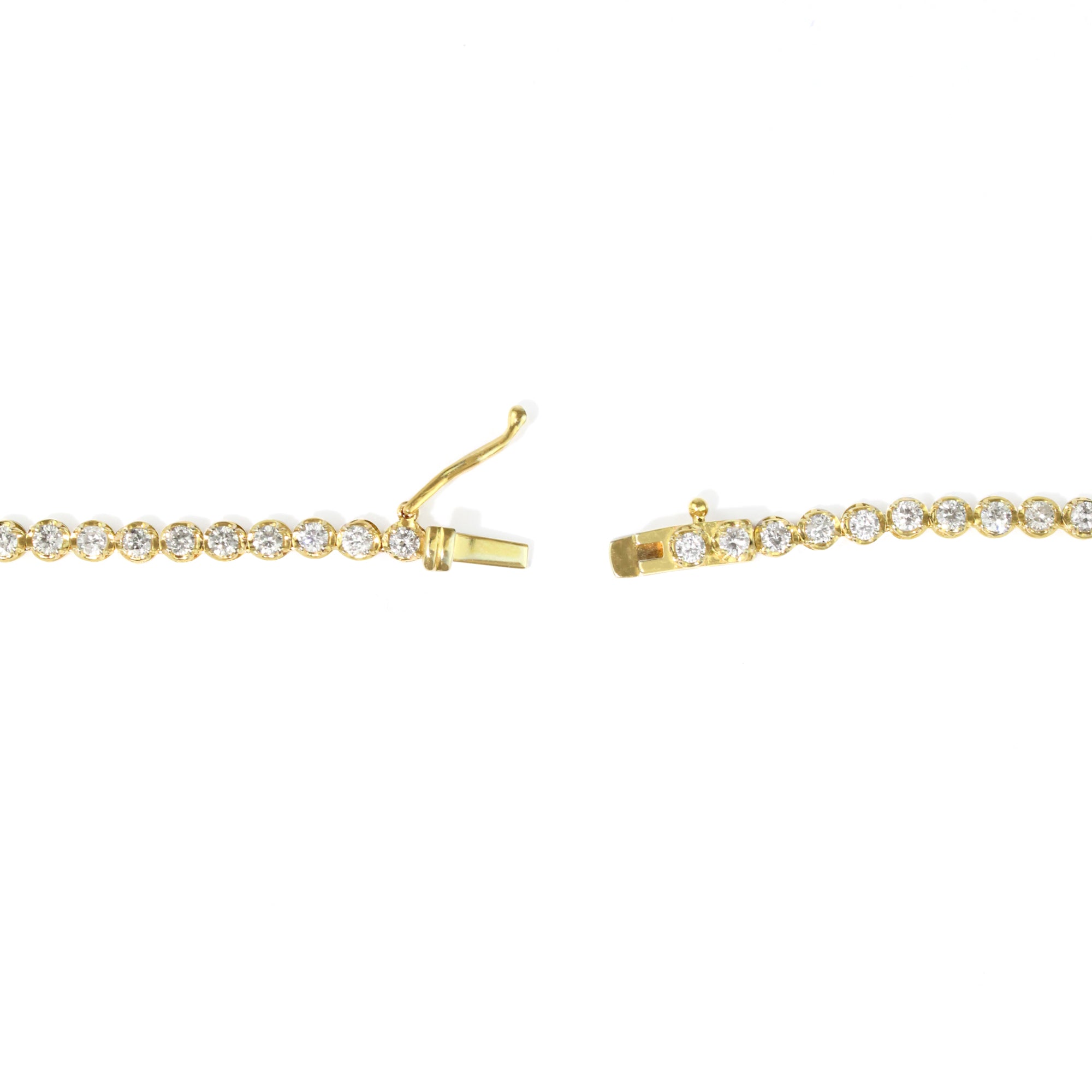 Collar de tenis clásico con diamantes de 18 quilates