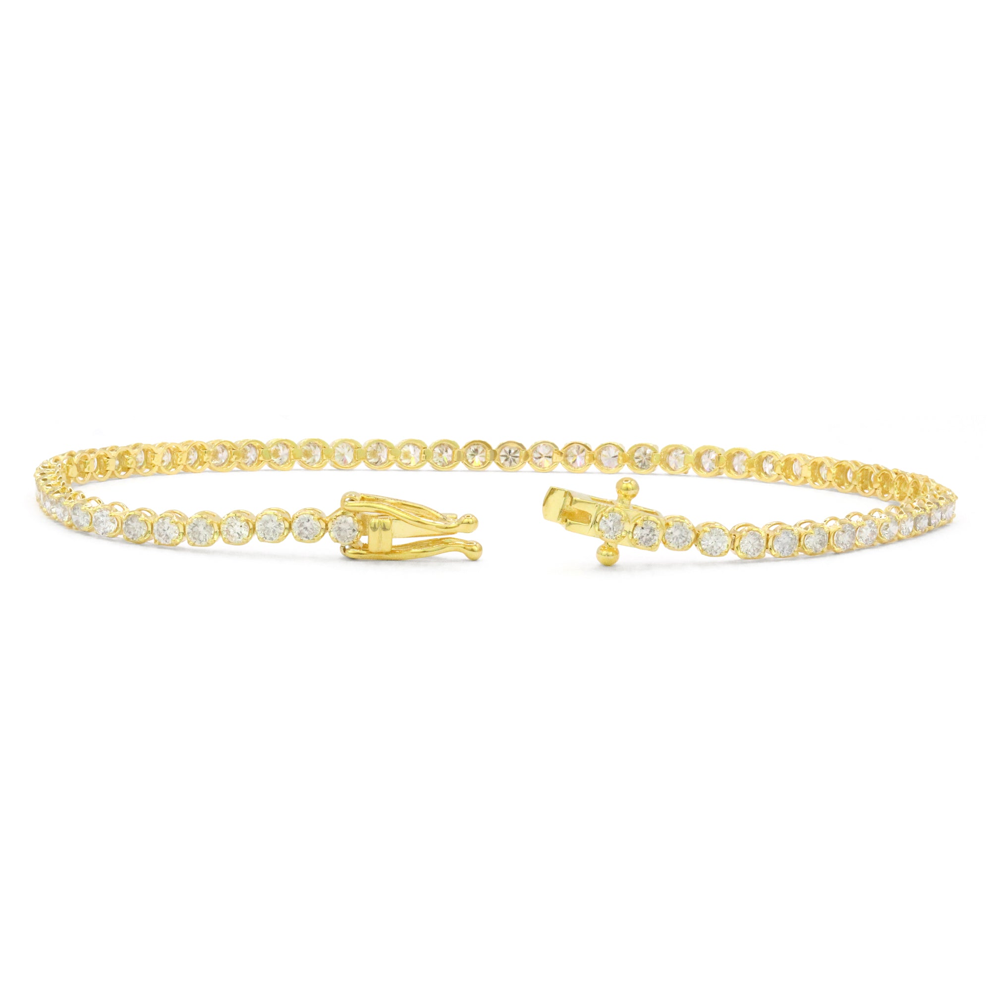 Brazalete de tenis clásico con diamantes de 18 quilates
